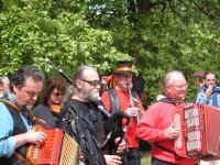 morrisband.jpg (123857 bytes)