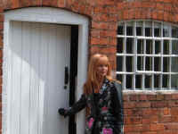 toyah_4.jpg (71595 bytes)