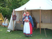 vikingslady.jpg (76937 bytes)